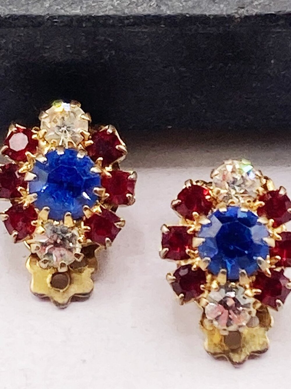 VINTAGE Signed Lisner red blue clear rhinestone clip-on earrings 1950s jewelry
